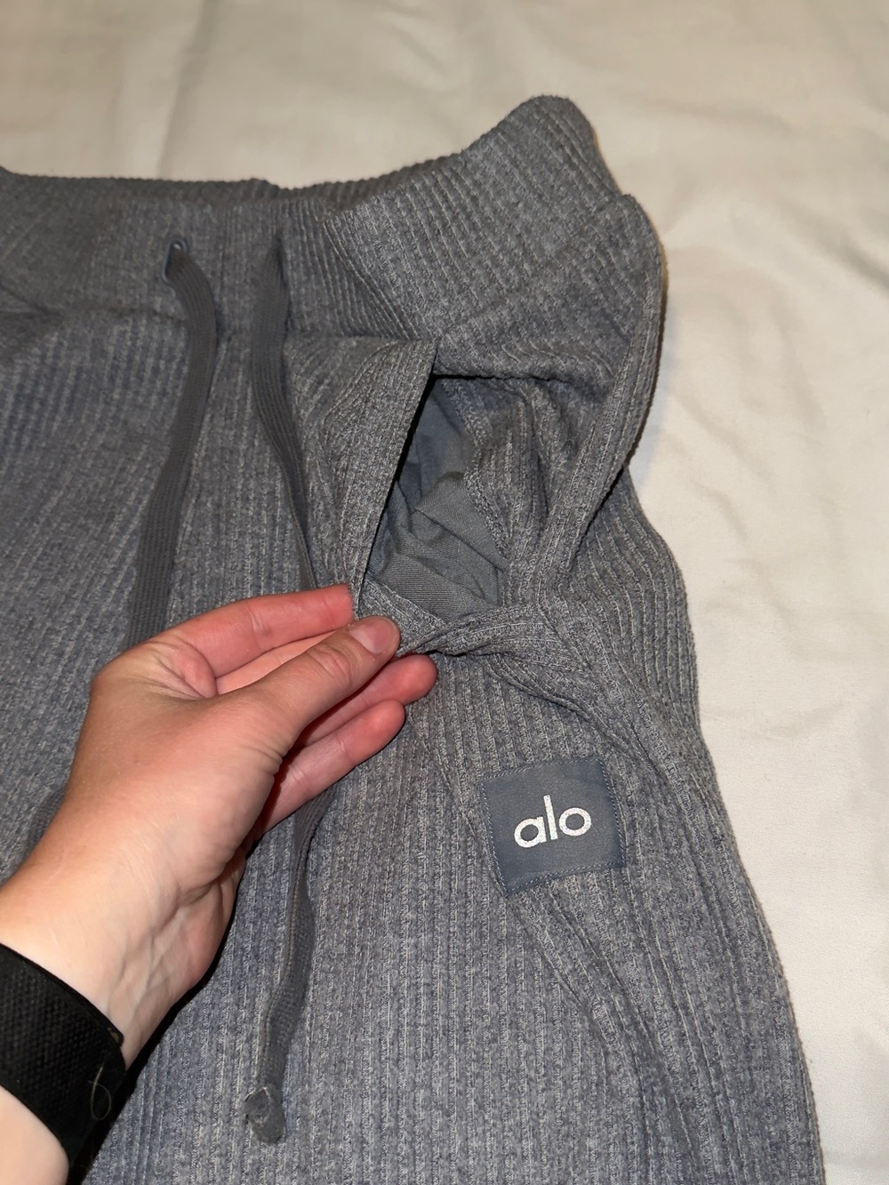 Alo Yoga Grey Joggers - Picture 4 of 6